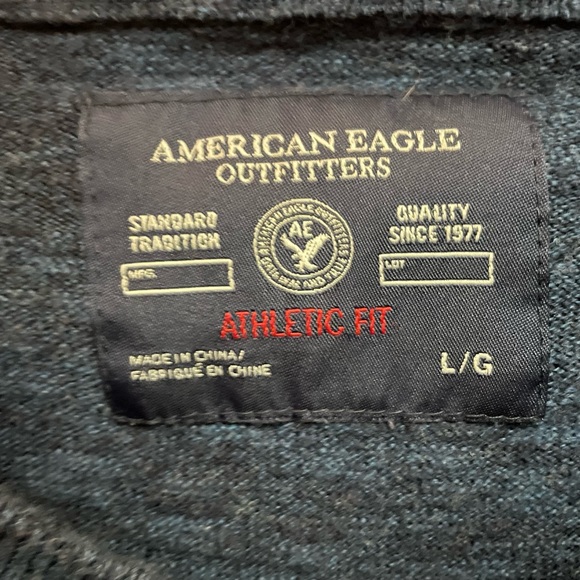 American Eagle V neck sweater large solid navy blue athletic fit collegiate - Picture 2 of 5